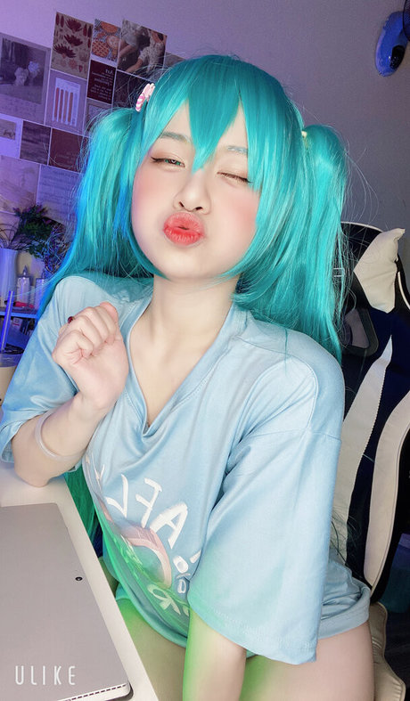 Ririboni model hd pics