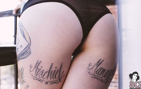 Etherealweirdo star nude picture