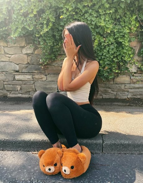 nataliebarness hot star pic