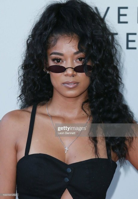 Mila J free actress img