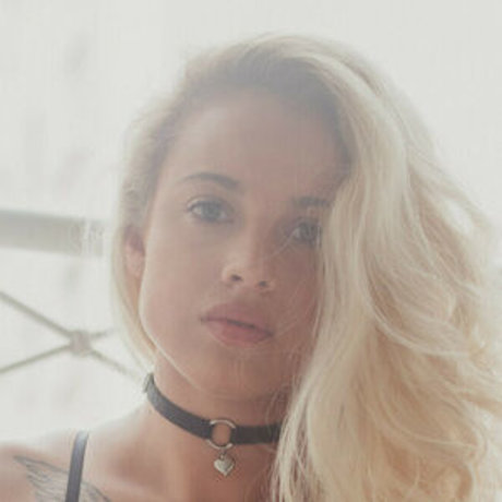 Karoline Weide perfect model photo