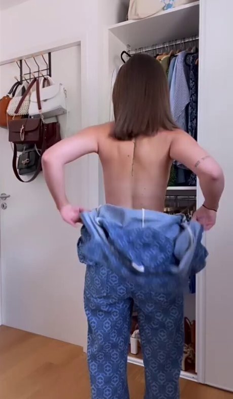 Apollinegrmz pornstar hd photo