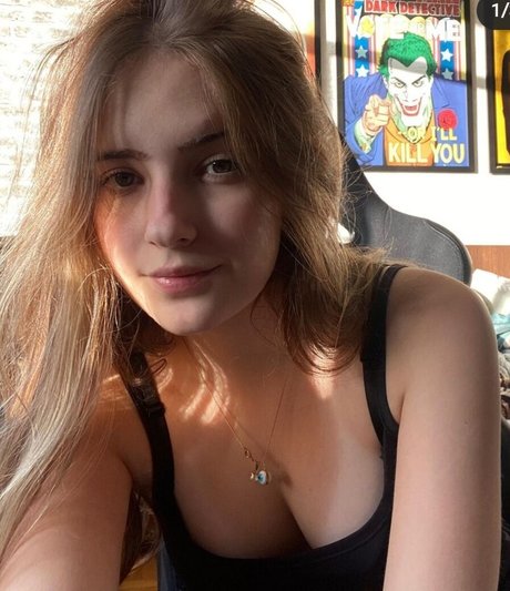 Camila Moroz hot pornstar img