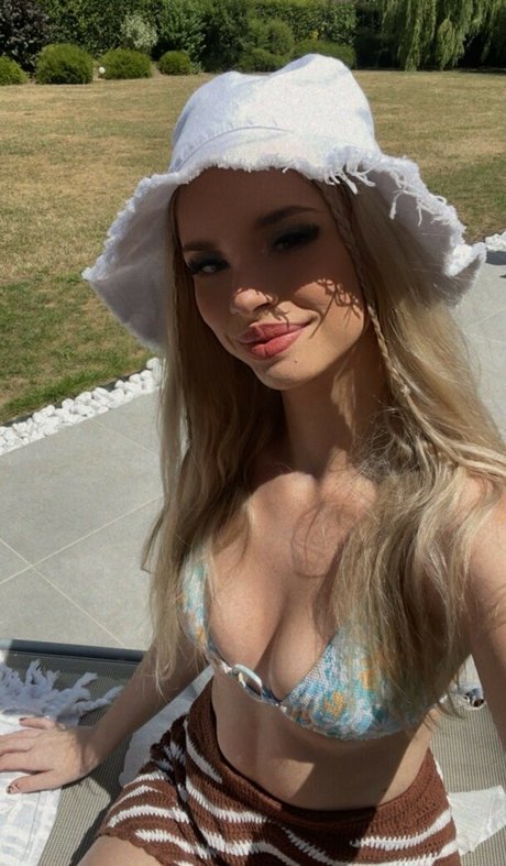 Britnyellen pornstar beautiful img