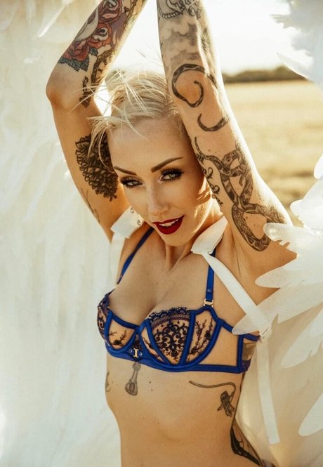 Shonda Laurelee Mackey art model gallery