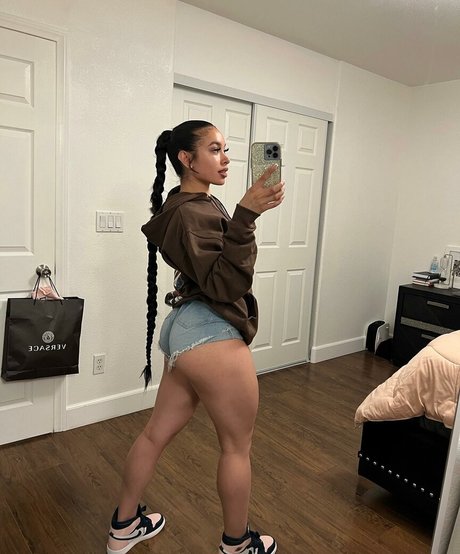 Vayshmoneyy high quality model picture