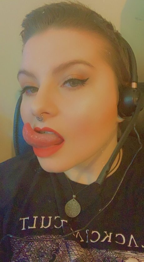 MoreCumberworldly pretty actress img