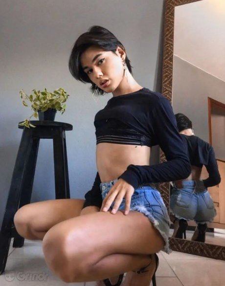 Ysabella Kyle model art photo