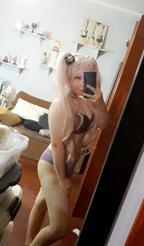 Saaricha star naked photos