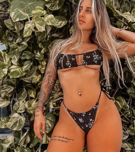 Julieta Gandulfo naked model archive