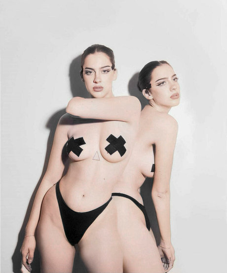 illumitatiana art model photo