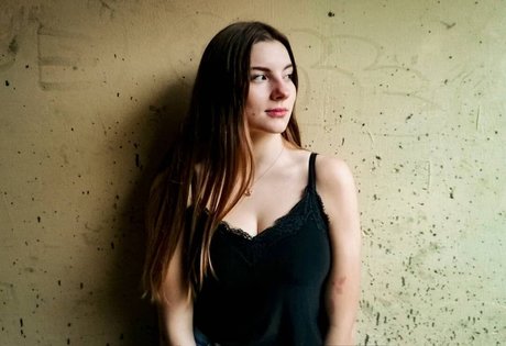 Jasmin Lutke model sex img