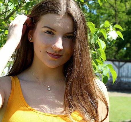 Jasmin Lutke model best picture