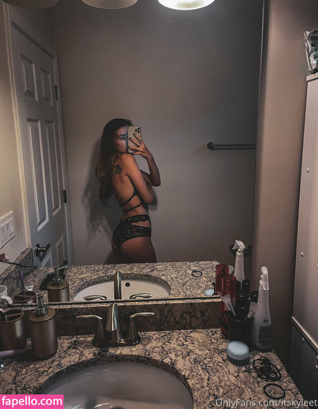 Kylee Tingstrom star naked pics