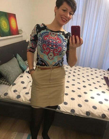 small cock shemale onlyfans free pic