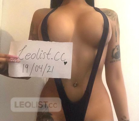 Olivia Sky star top picture