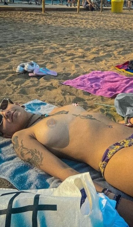 covergore 666 model adult photo