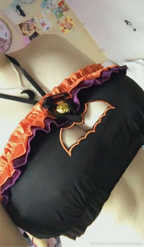 Aliendaddyo porn actress gallery