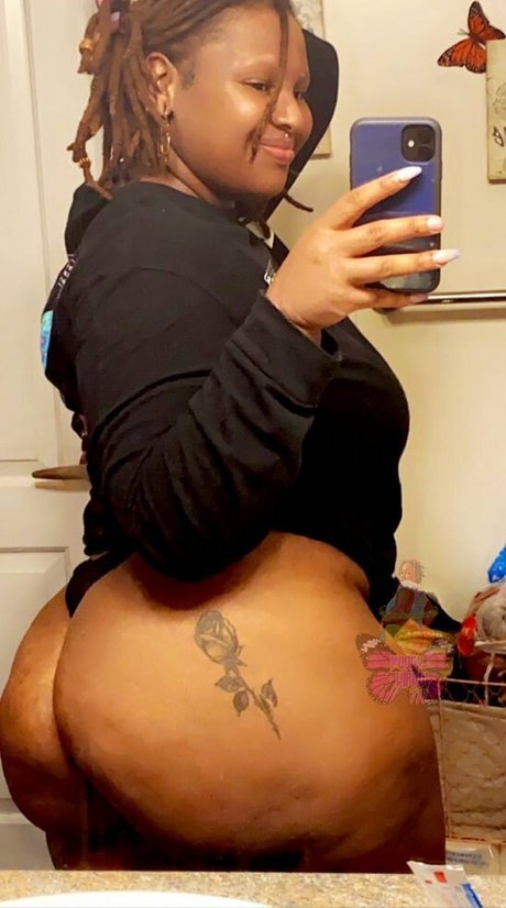 MoodyVirgo777 perfect model picture