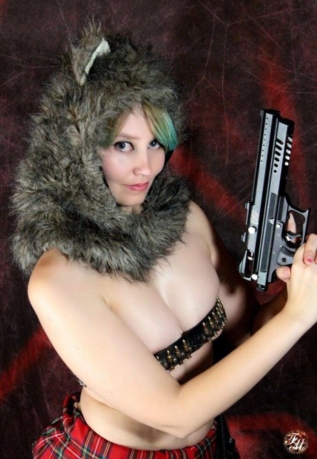 Avalon Zuercher naked model pictures