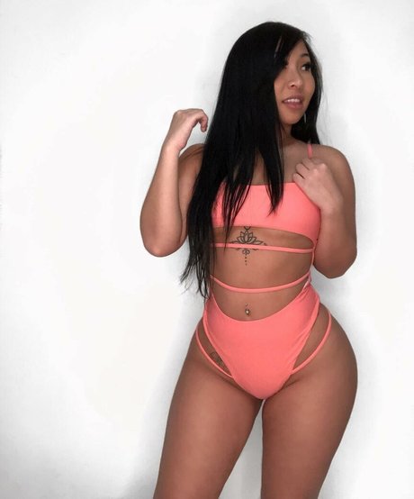 Nhi Tran hot star photo