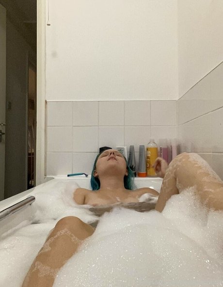 Josie Mcbob sexy actress photos