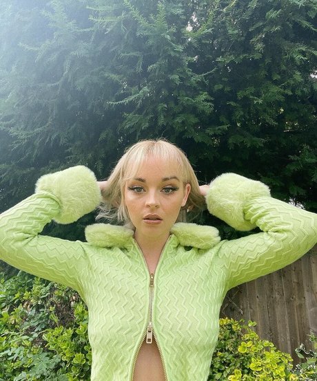 Emily Rose Perrin sex pornstar photos