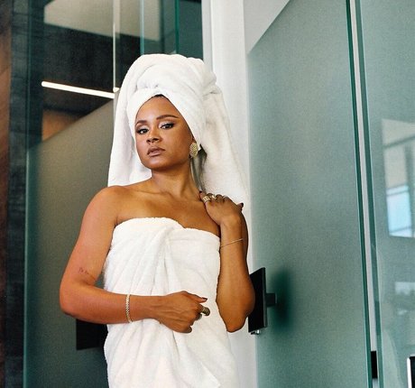 Rhyon Nicole Brown hd star picture