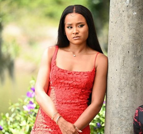 Rhyon Nicole Brown star high quality image