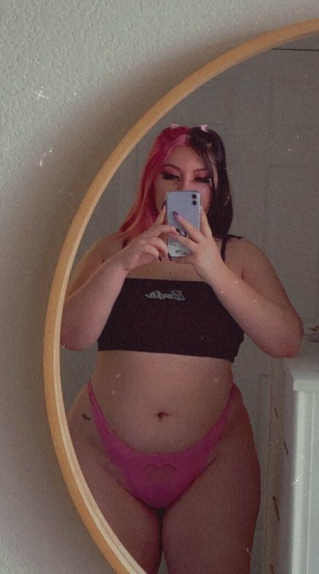 ShyOaks sexy model image