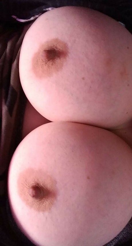 Freakindabed21 model nude pic