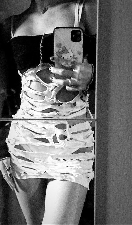 Saintsgoth model exclusive picture