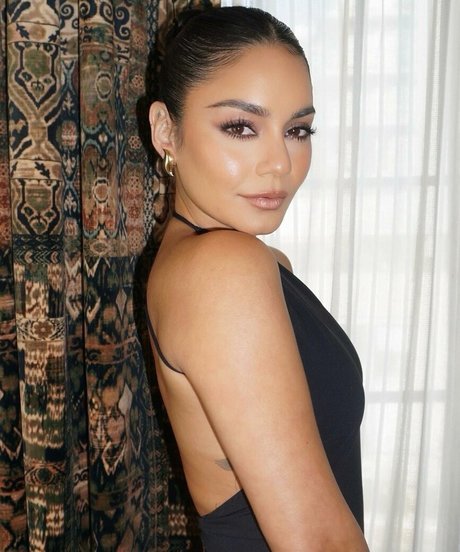 Vanessa Hudgens erotic actress photo