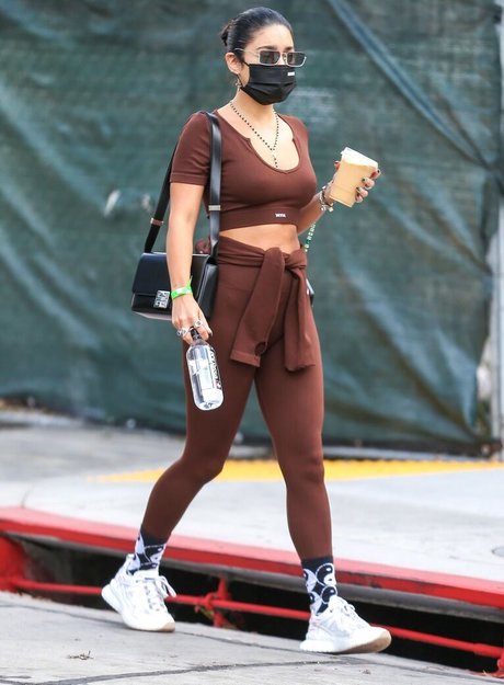 Vanessa Hudgens nudes actress image