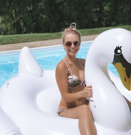 HalieeandKendra pornographic model images
