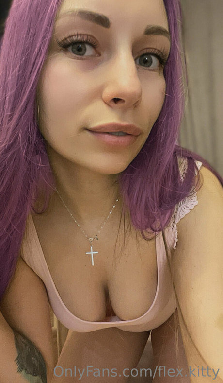 Flex Kitty adult model gallery