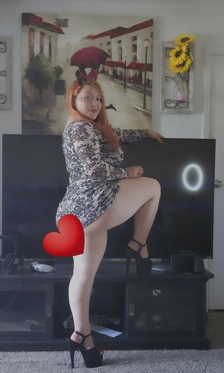 Yeslygomez1 pornstar erotic picture