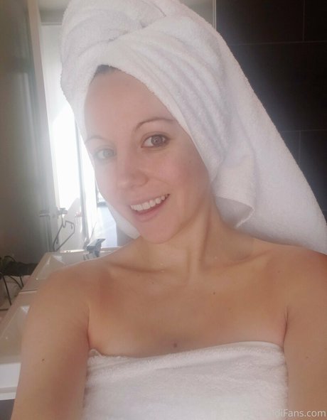 andiland pornstar adult img