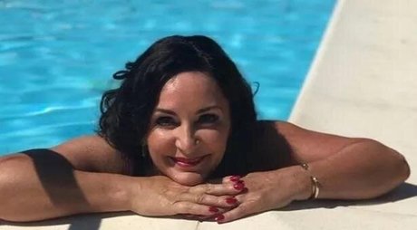 Shirley Ballas nude model galleries