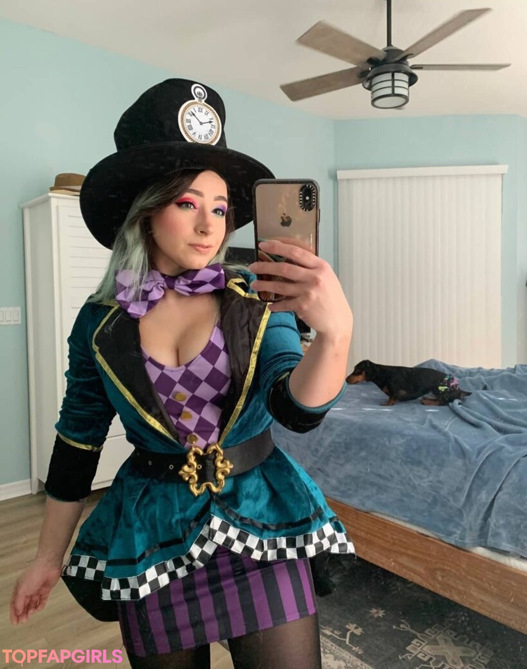 AimzAtchu adult model pics