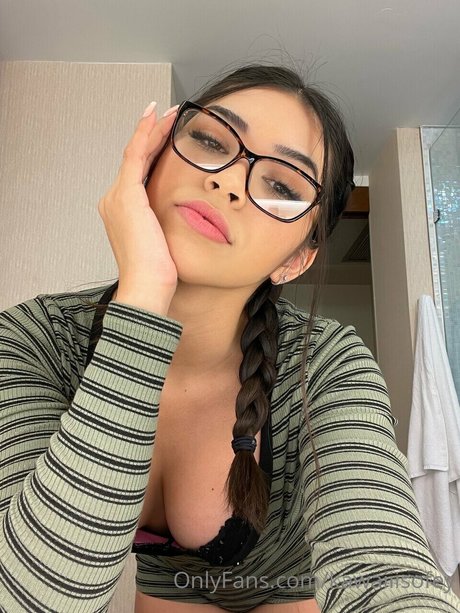 Aishah Sofey_ perfect actress image