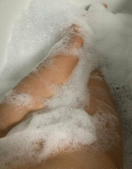 Jadek1ng sexy actress pictures