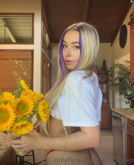 Kelly Lauren hd pornstar pics