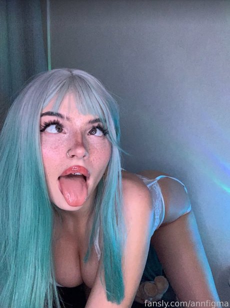 pale teen onlyfans hot gallery