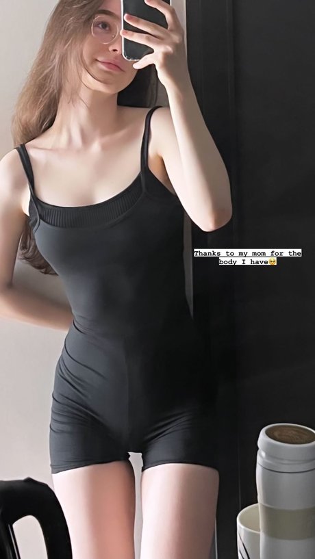 Dasha Taran_ star top pic