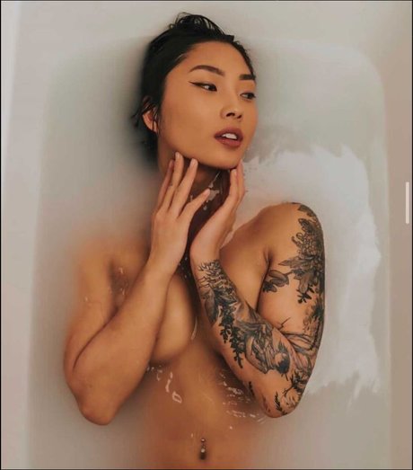 Leigh Laurel_ art model img