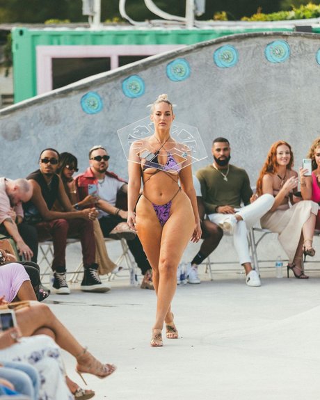 Marissa Dubois_ pornstar beautiful pictures