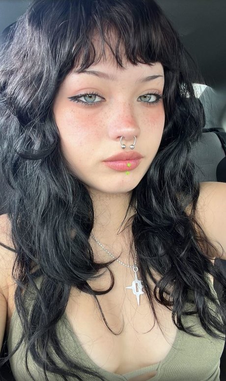 Kill Val model erotic picture