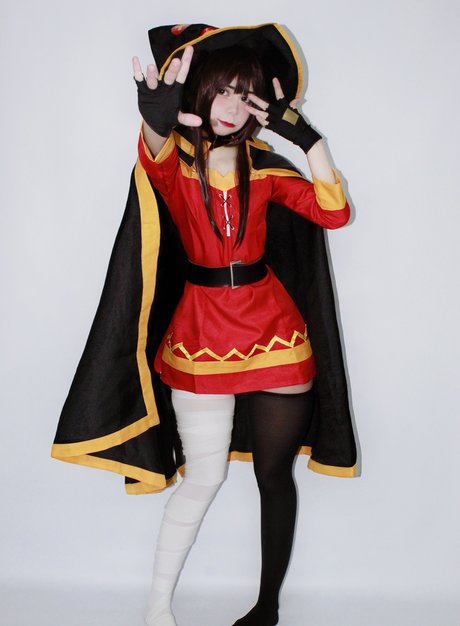 Little mewi hd actress images