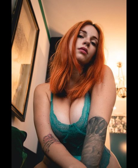 Lucelf model pornographic images